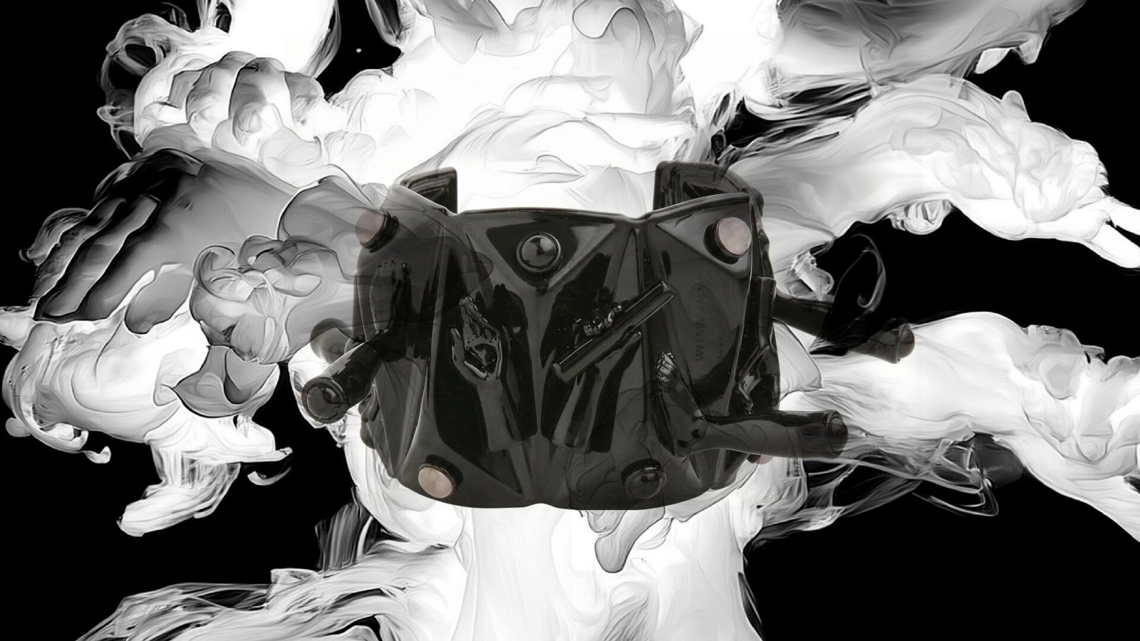 Secondary master image of the Milius piece “Compression,” created for the Luisa Via Roma exclusive Concentration chapter, presenting a compact structural body where force is reduced through density, proximity, and controlled inward pressure.