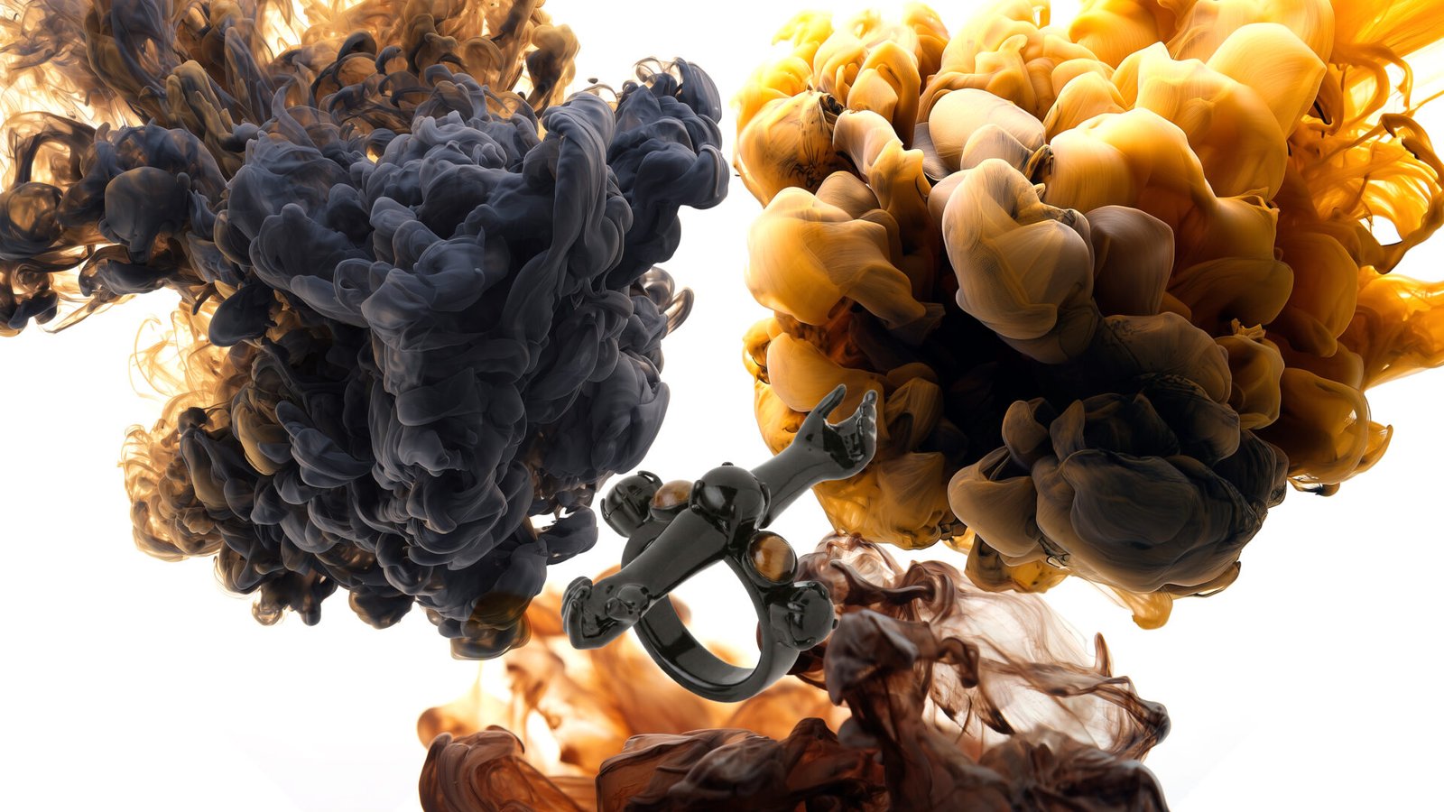 MILIUS Concentration INTERSECTION ring with ink composition, artist-led sculptural jewellery conceived for Luisa Via Roma.